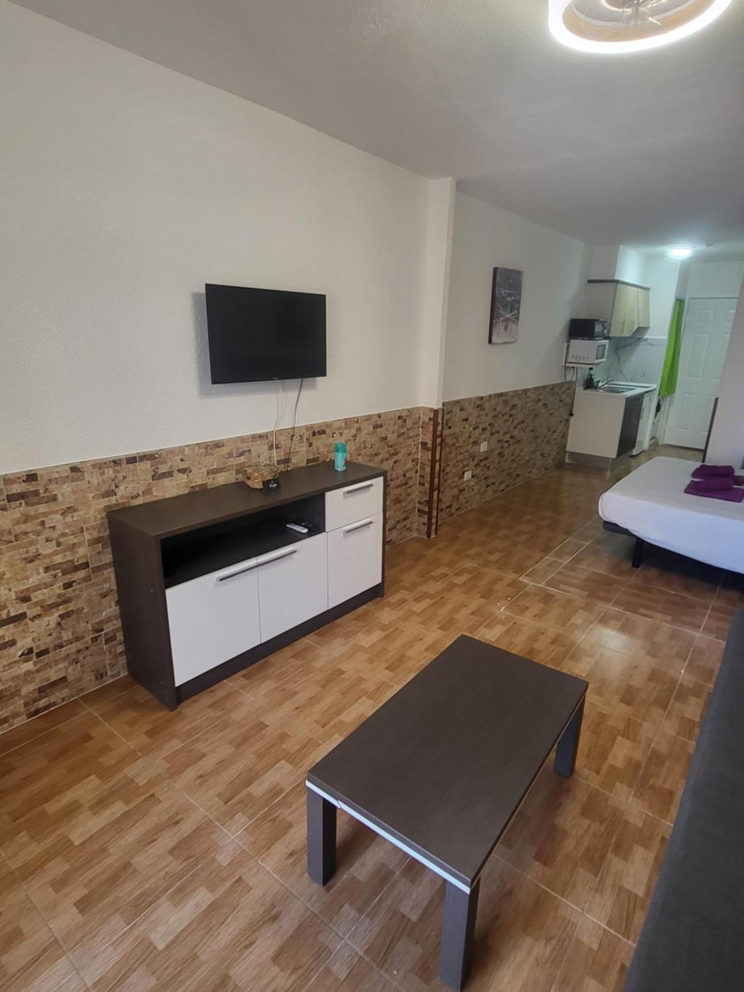 Tropic Apartments En Castle Harbour Лос Кристианос Екстериор снимка